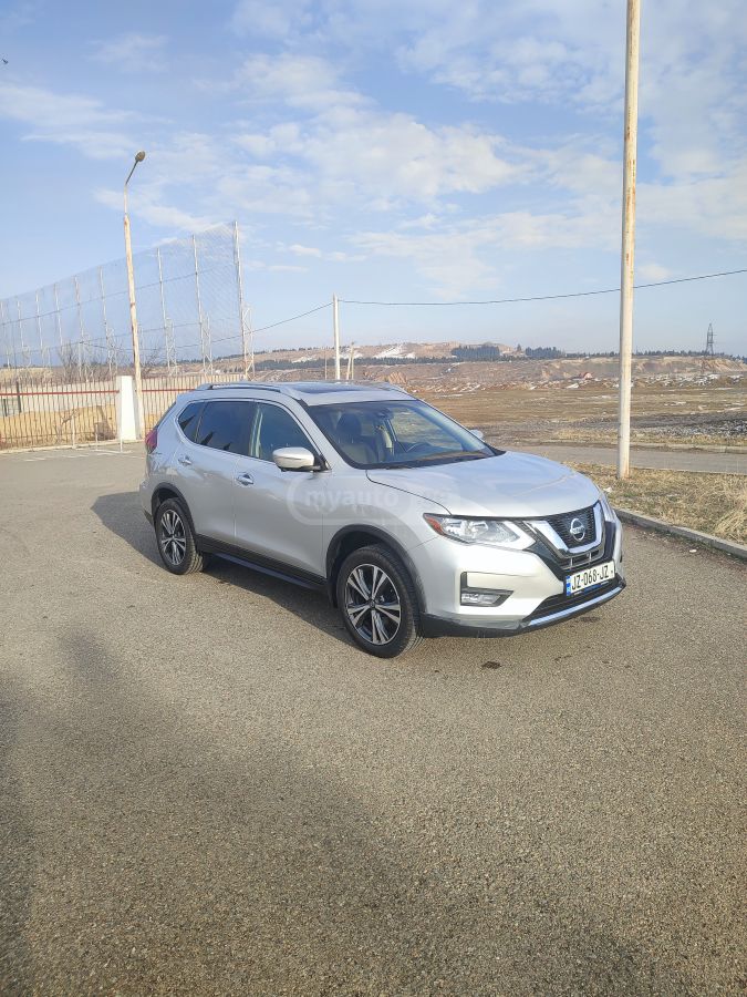 Nissan Rogue 2018 — photo 2