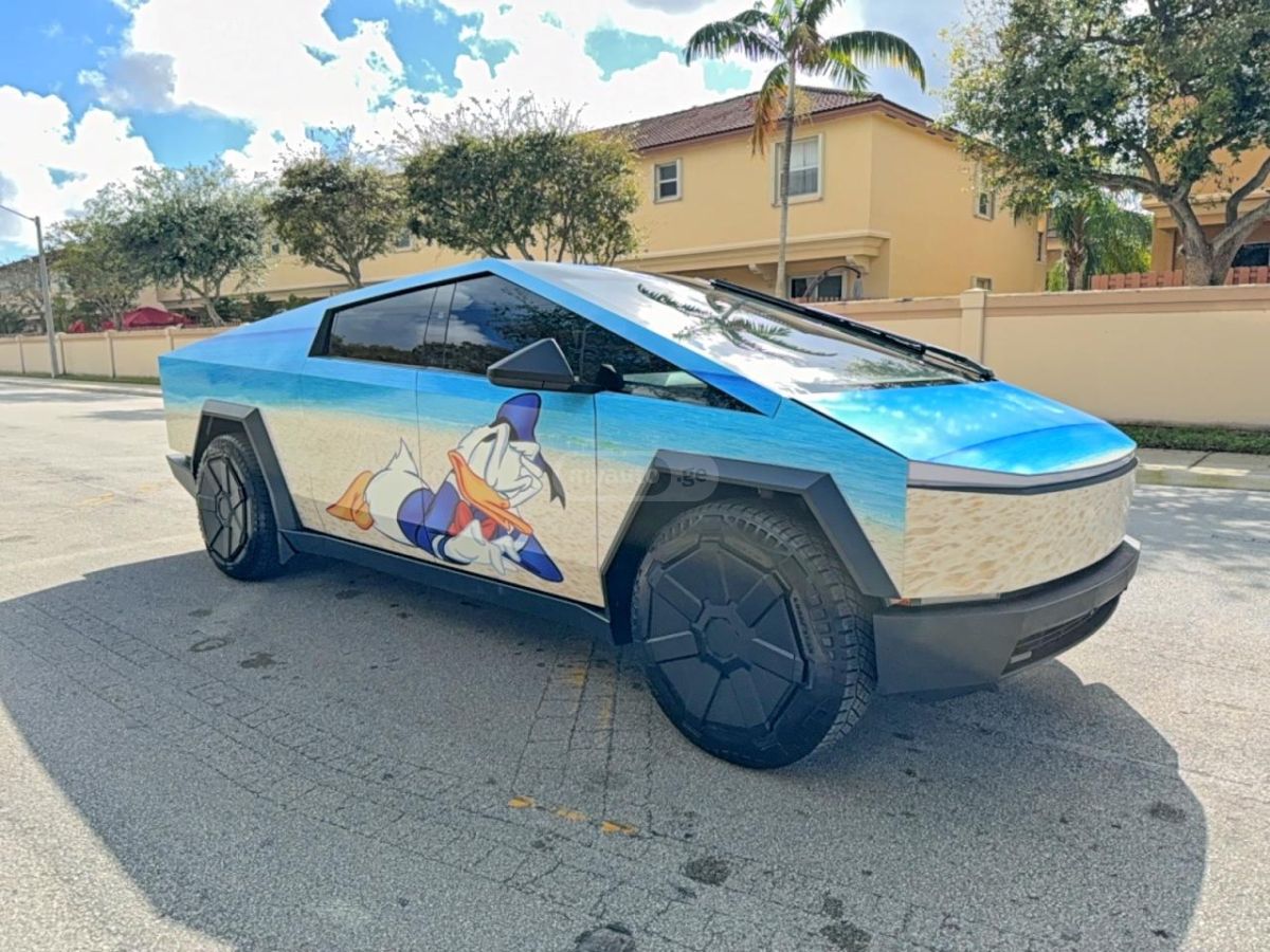 Tesla Cybertruck 2024 — photo 2