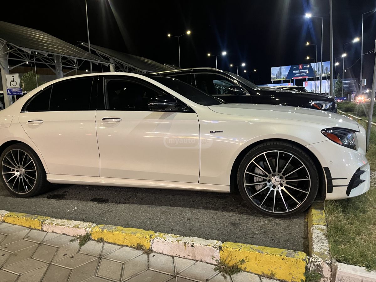 Mercedes-Benz E43 AMG 2018 — photo 2