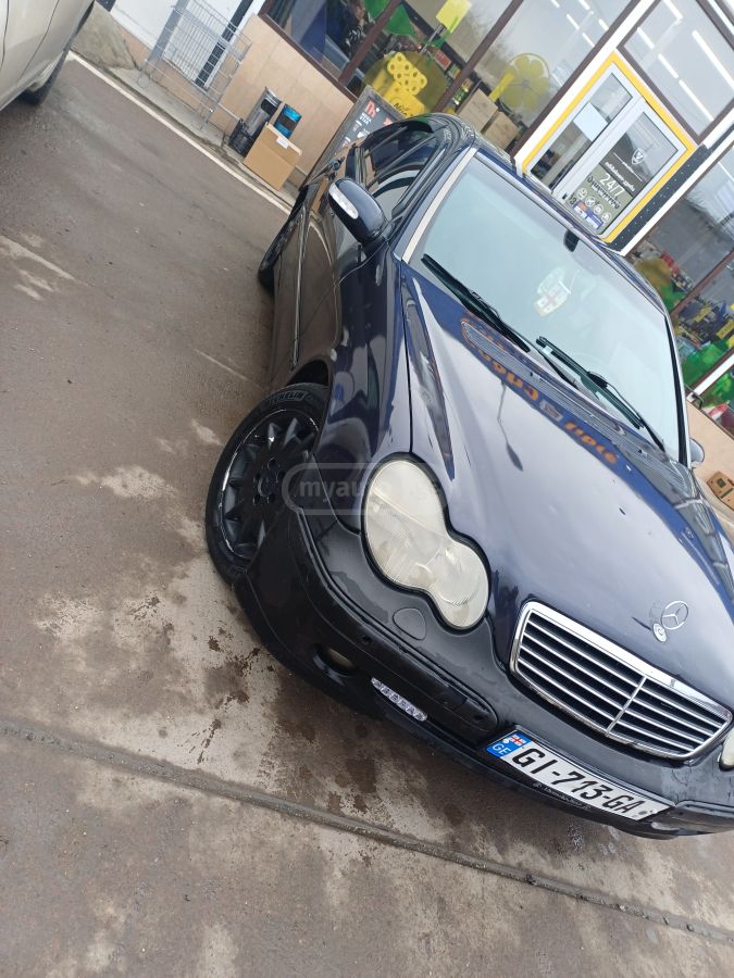 Mercedes-Benz C 220 2001 — photo 2