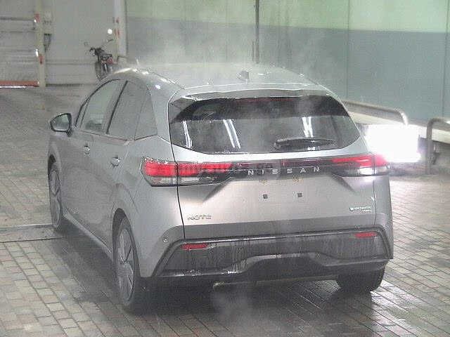 Subaru Forester 2023 — photo 2