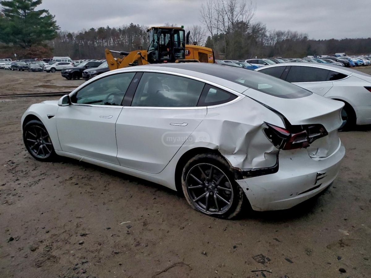 Tesla Model S 2018 — photo 2
