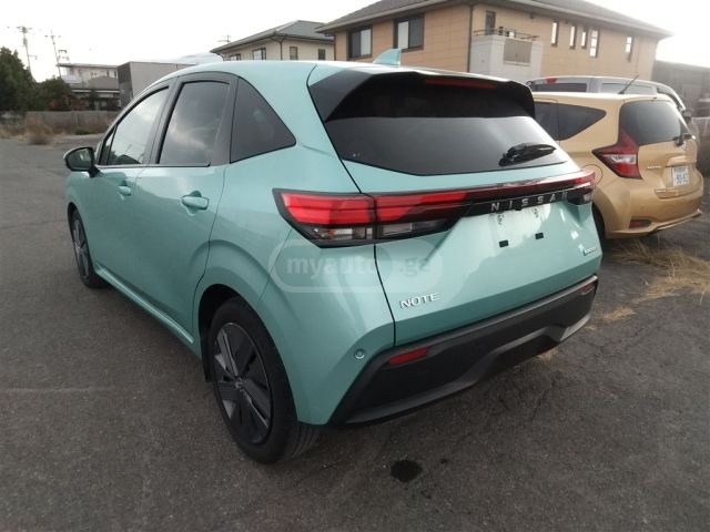 Subaru Forester 2023 — photo 2
