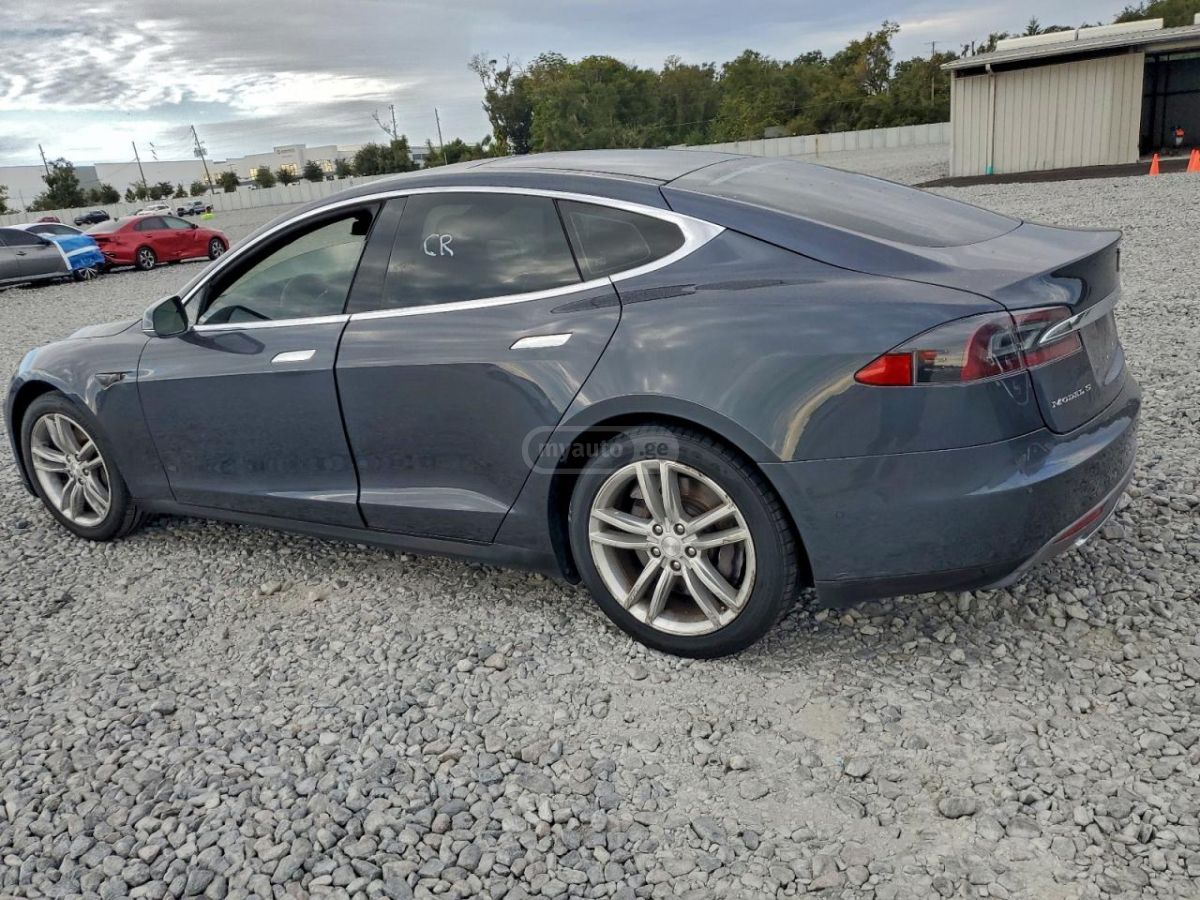 Tesla Model S 2015 — photo 2