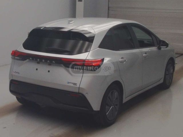Subaru Forester 2023 — photo 2