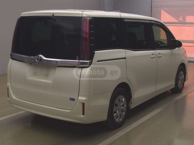 Toyota Noah 2020 — photo 2
