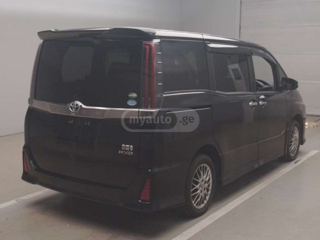 Toyota Noah 2020 — photo 2