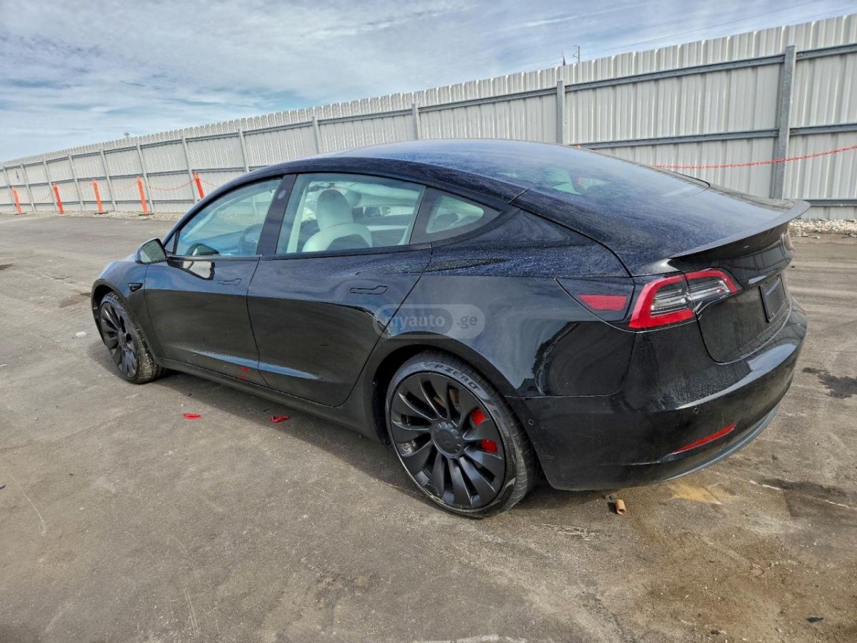 Tesla Model S 2022 — photo 2
