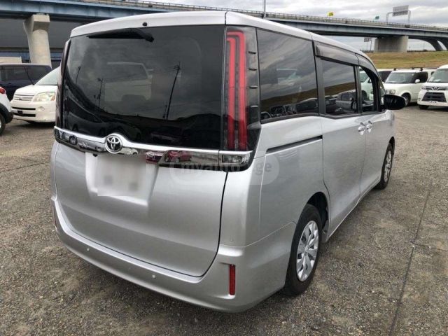 Toyota Noah 2020 — photo 2