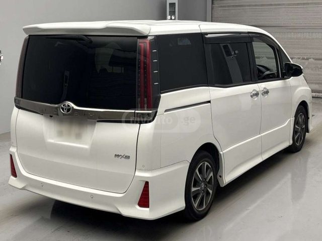Toyota Noah 2020 — photo 2