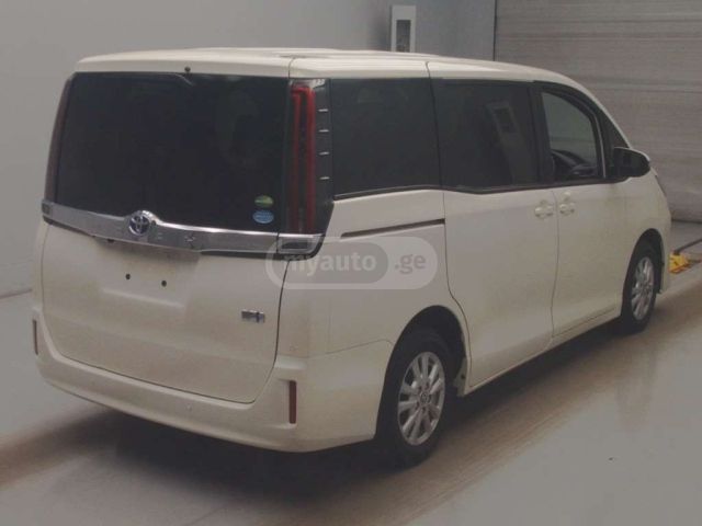 Toyota Noah 2020 — photo 2