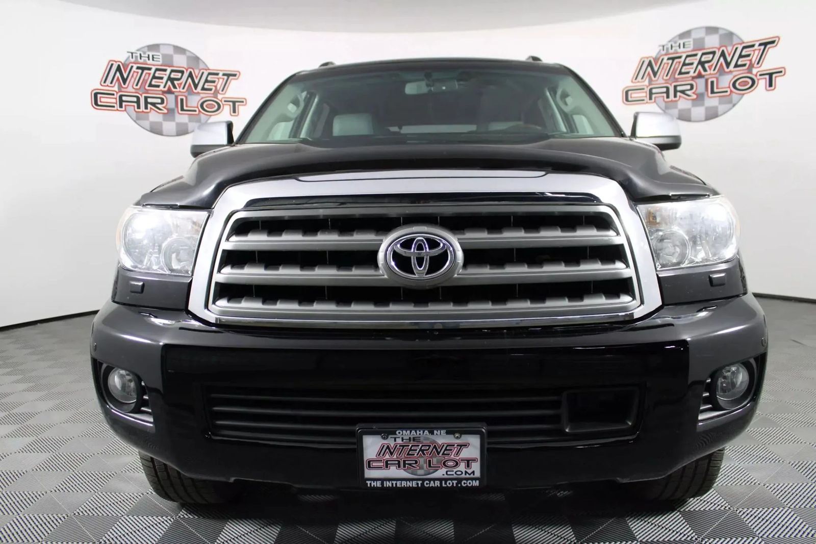 Toyota Sequoia 2016 — photo 2