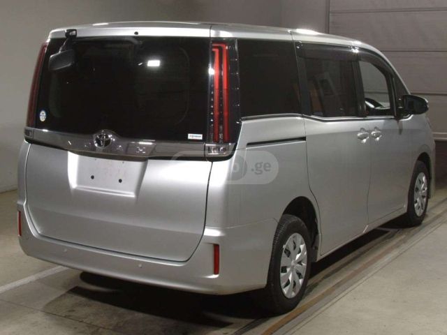 Toyota Noah 2020 — photo 2