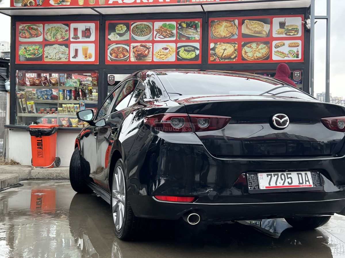 Mazda Mazda3 2019 — photo 2