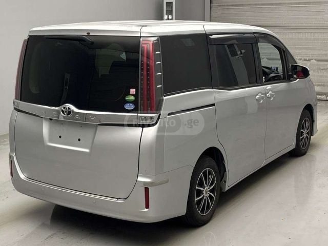 Toyota Noah 2020 — photo 2