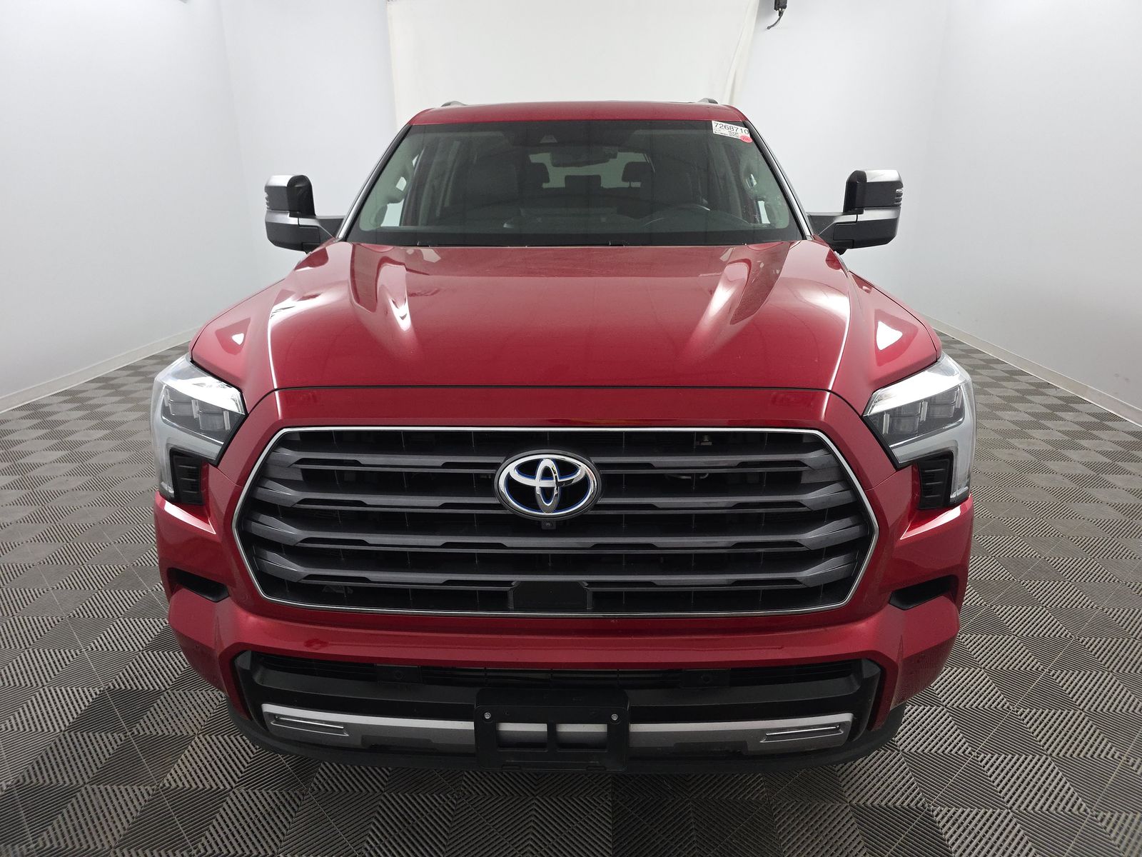 Toyota Sequoia 2023 — photo 2