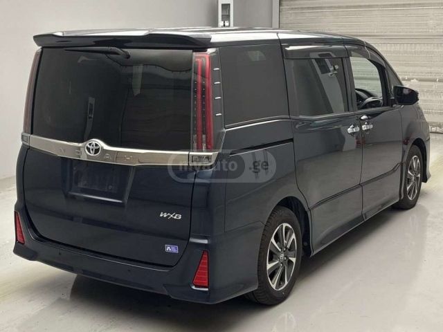 Toyota Noah 2020 — photo 2