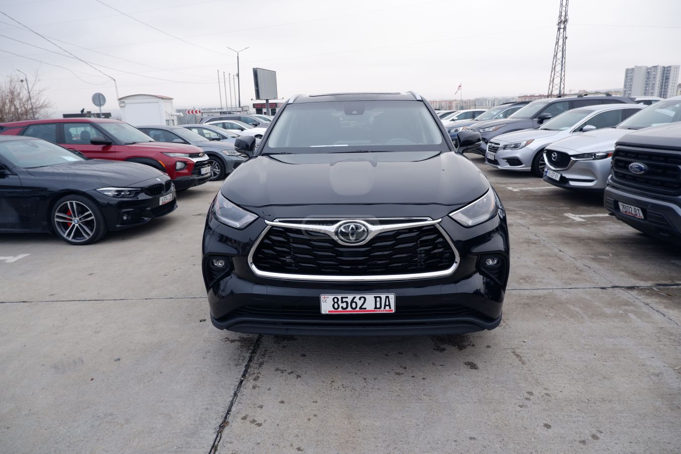 Toyota Highlander 2023 — photo 2