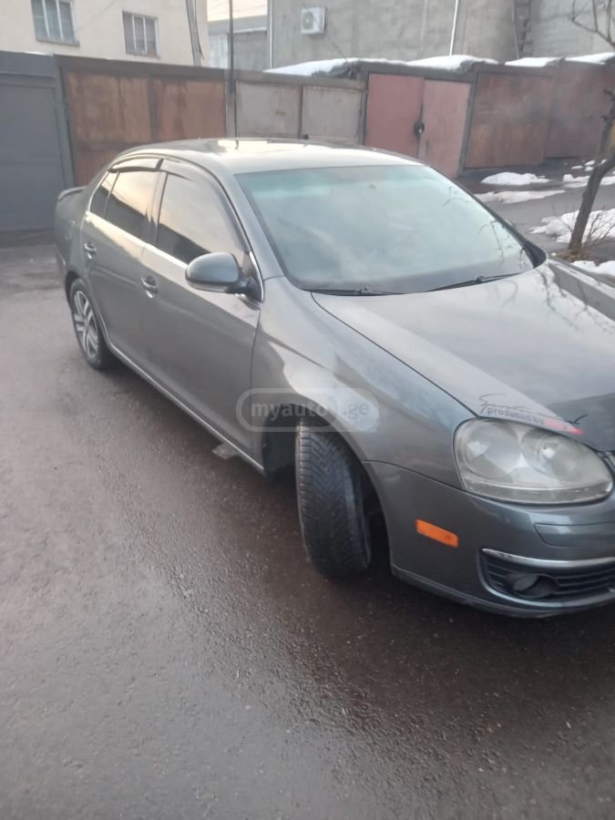 Volkswagen Jetta 2005 — photo 2