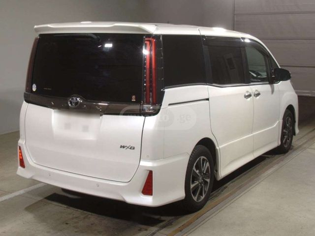 Toyota Noah 2020 — photo 2
