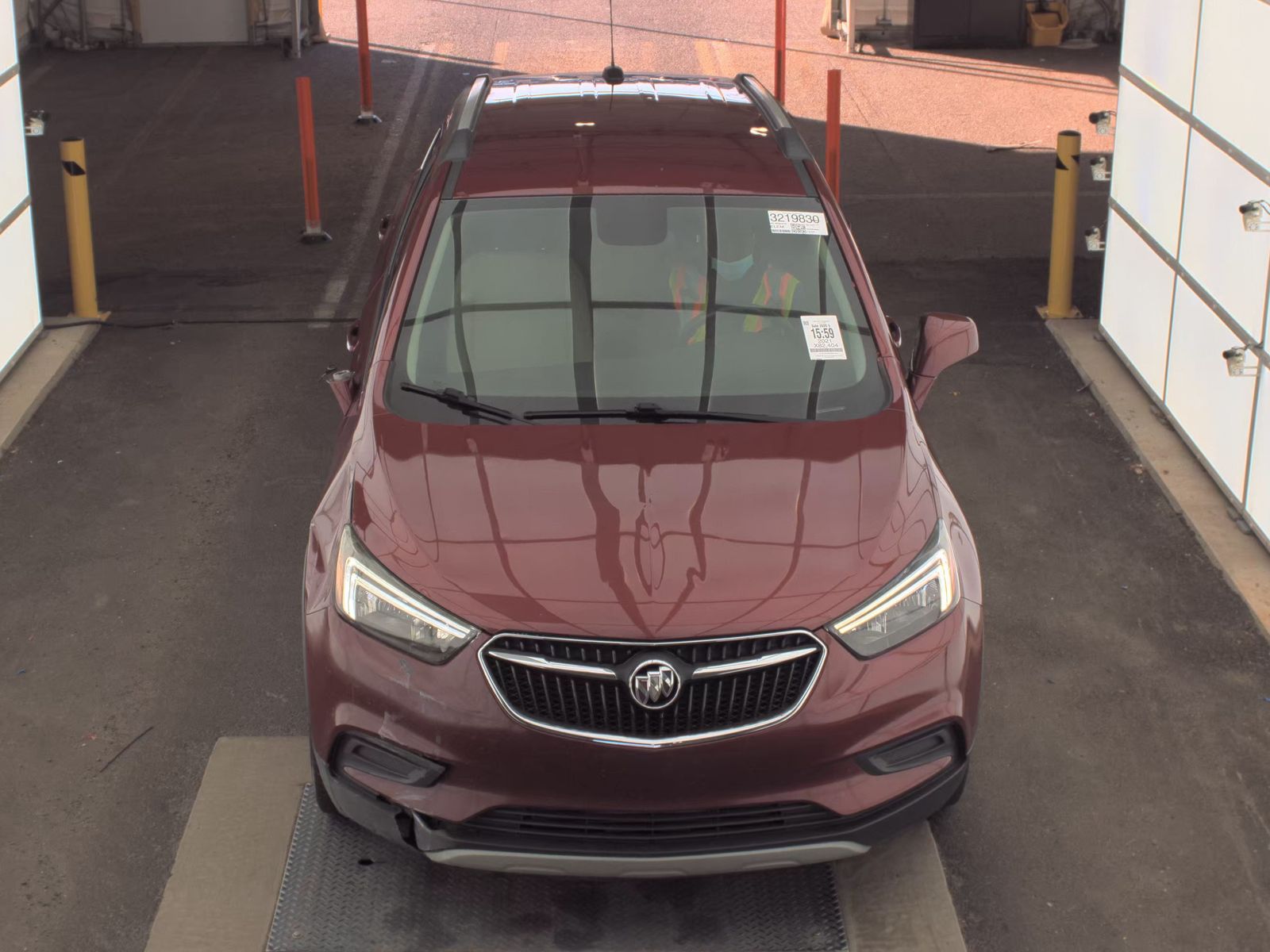 Buick Encore 2021 — photo 2