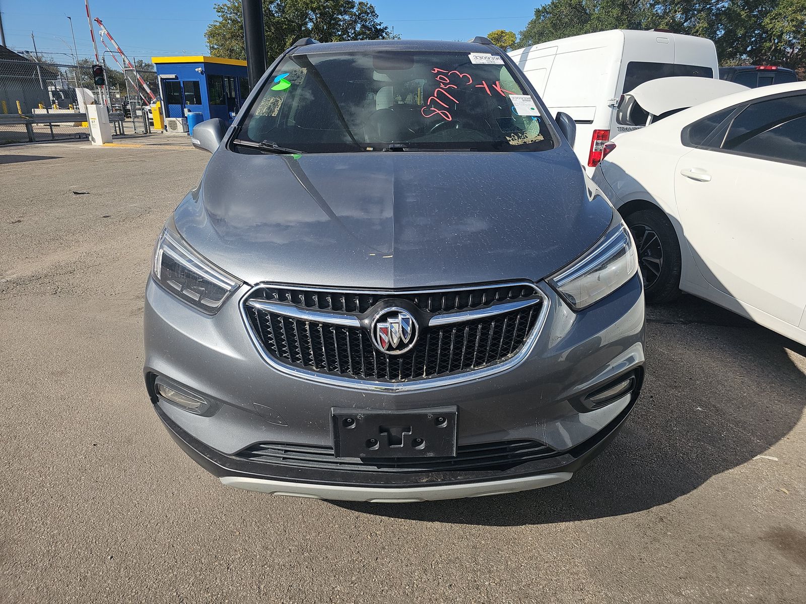 Buick Encore 2019 — photo 2