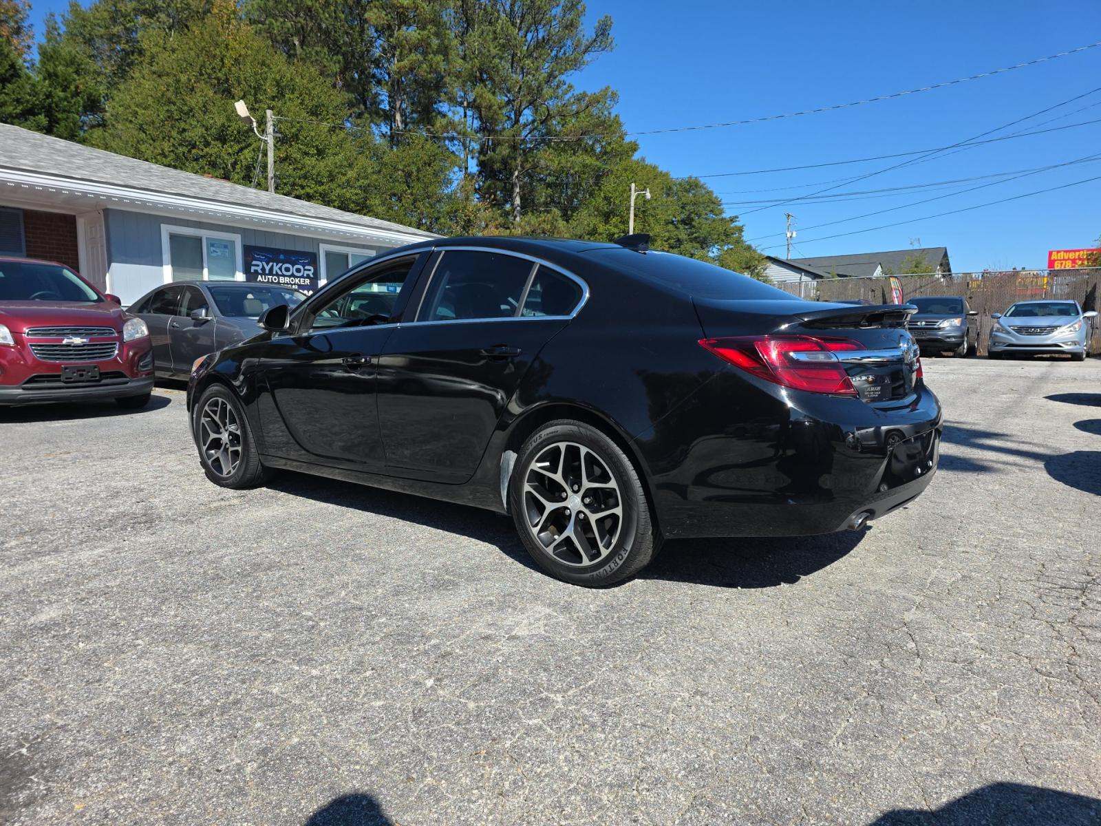 Buick Regal 2017 — photo 2