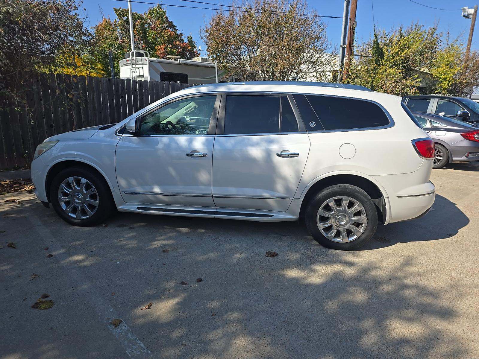 Buick Enclave 2016 — photo 2