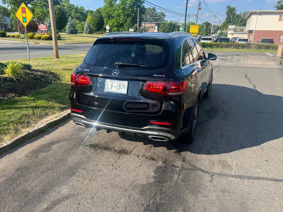Mercedes-Benz GLC 300 2020 — photo 2