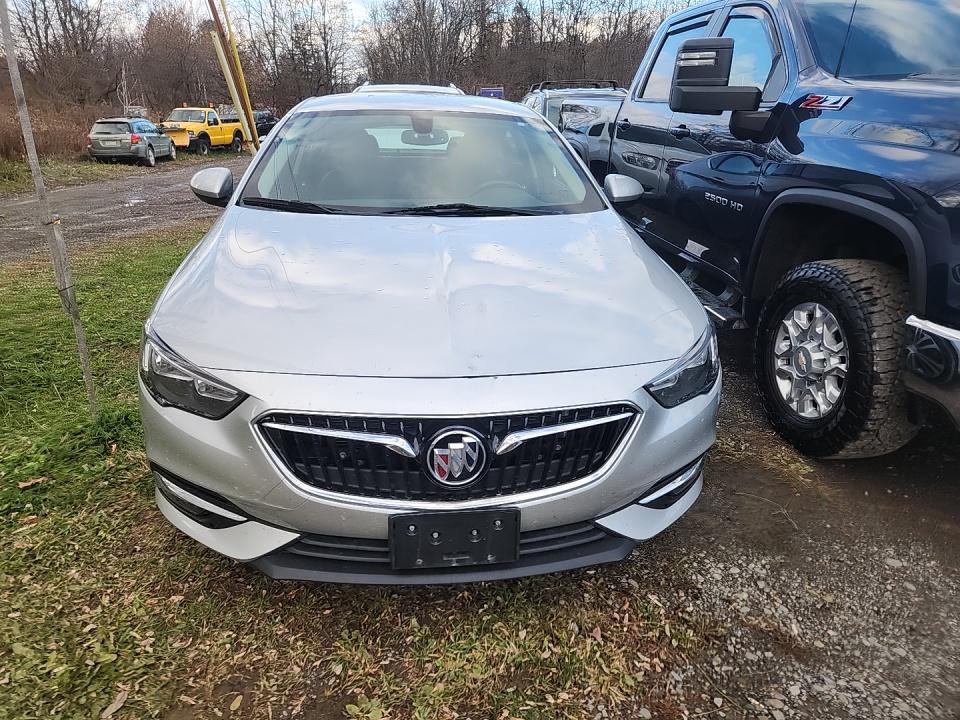 Buick Regal 2018 — photo 2
