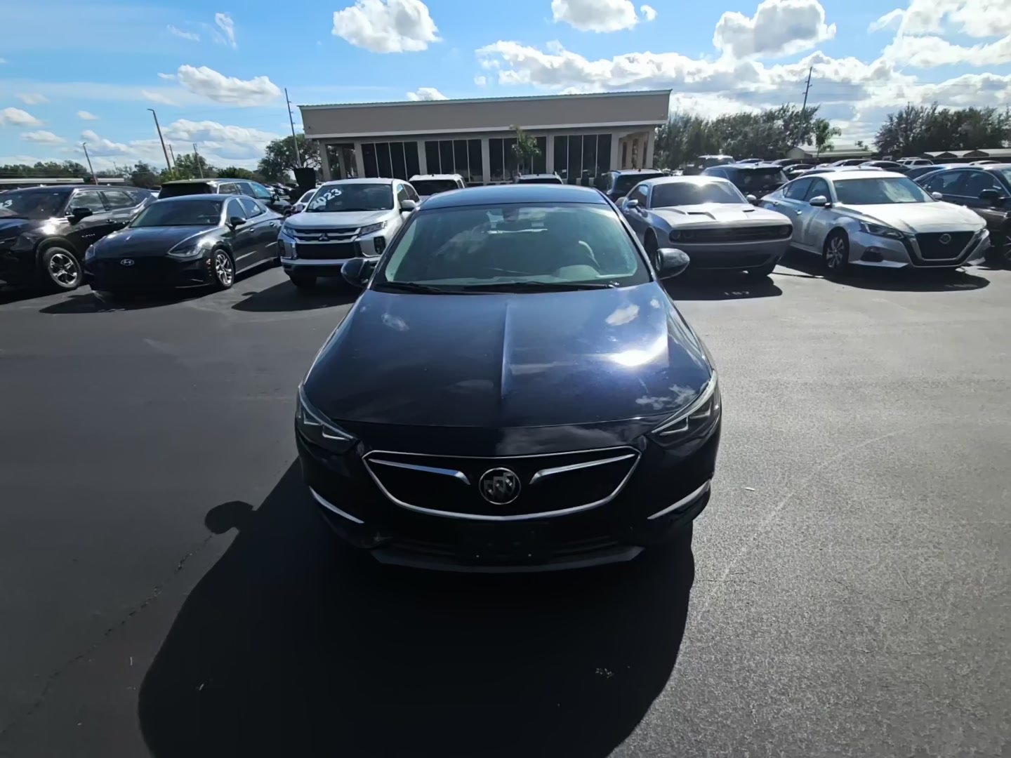 Buick Regal 2018 — photo 2