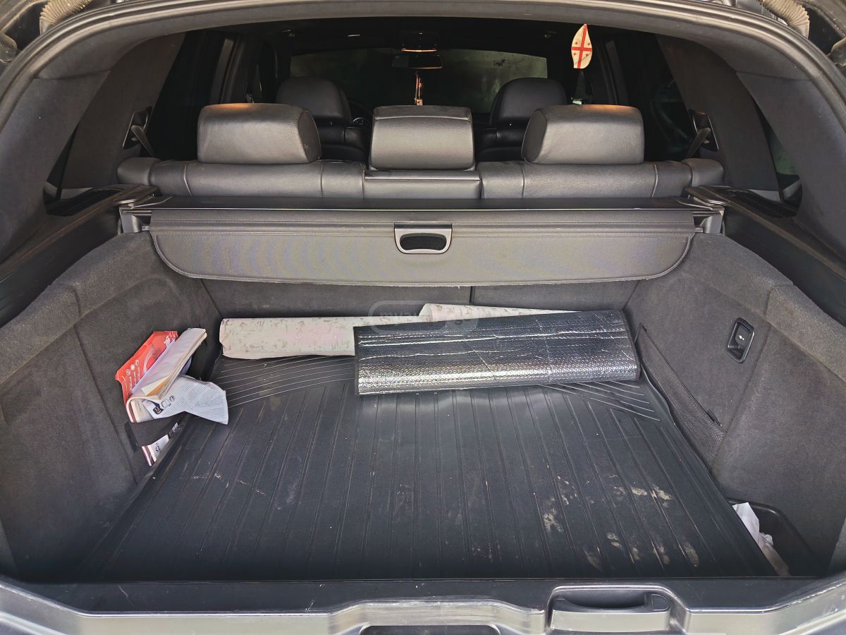 BMW X5 2010 — photo 2