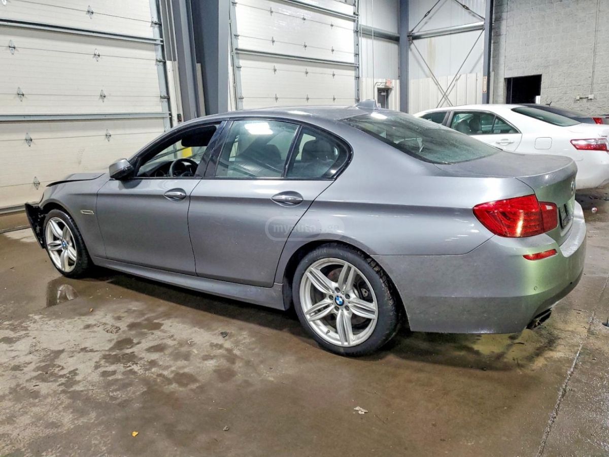 BMW 550 2015 — photo 2