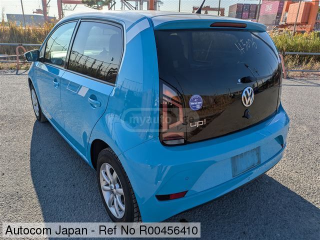Volkswagen Up 2019 — photo 2