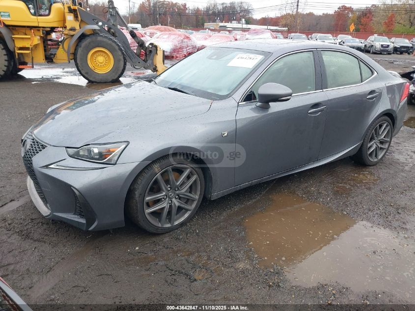 Lexus IS 300 2017 — photo 2