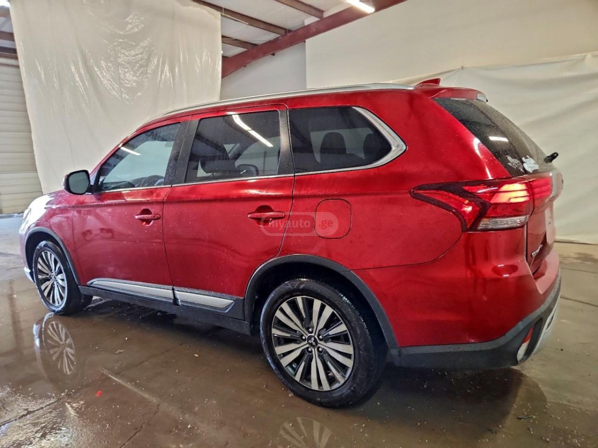 Mitsubishi Outlander 2020 — photo 2