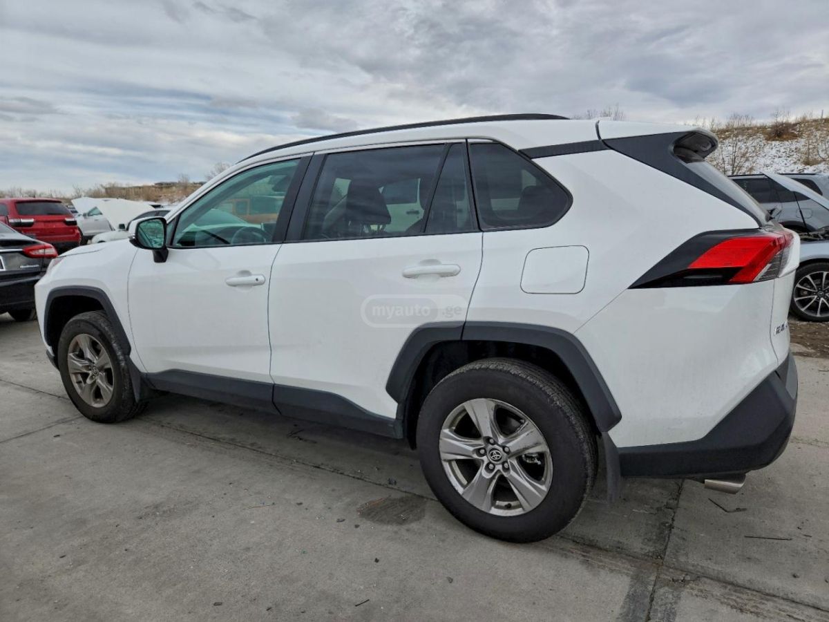 Toyota RAV4 2024 — photo 2