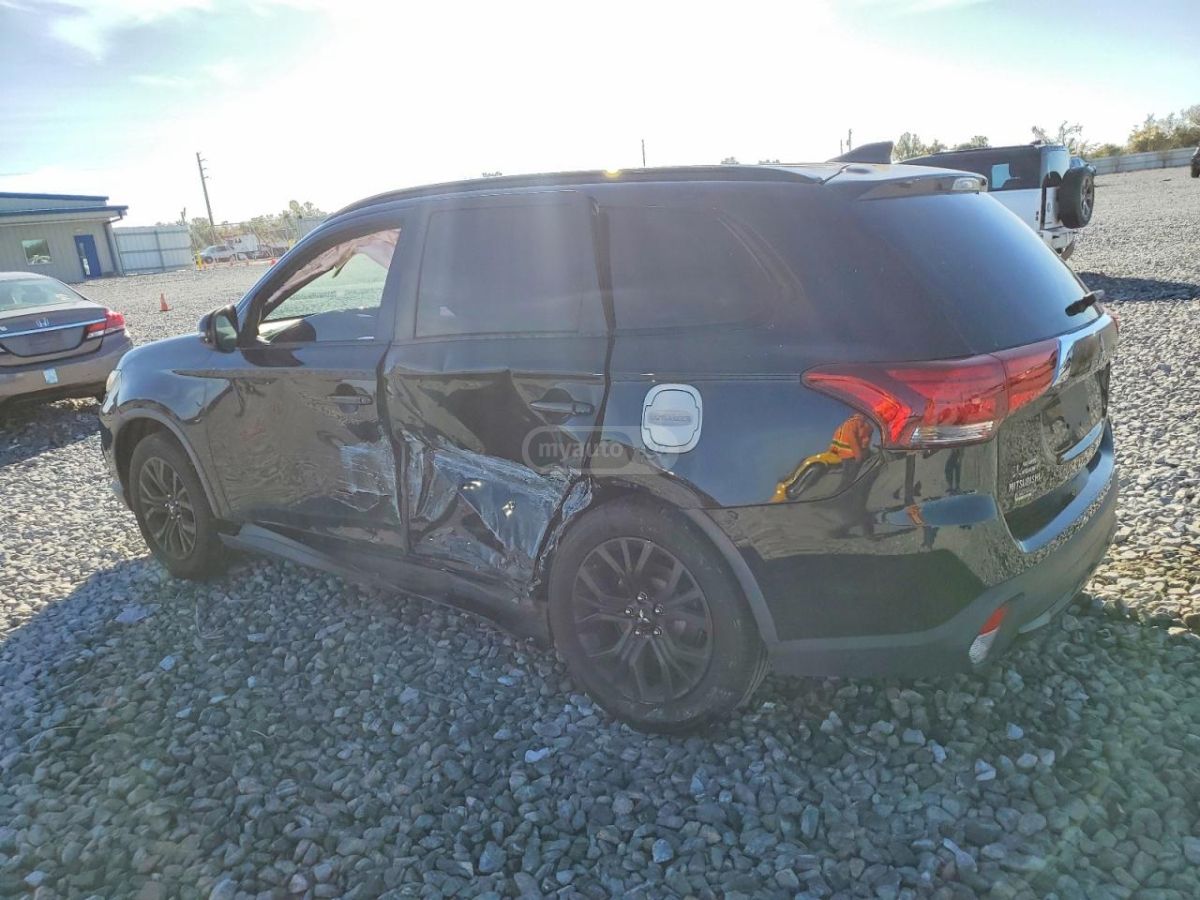 Mitsubishi Outlander 2018 — photo 2