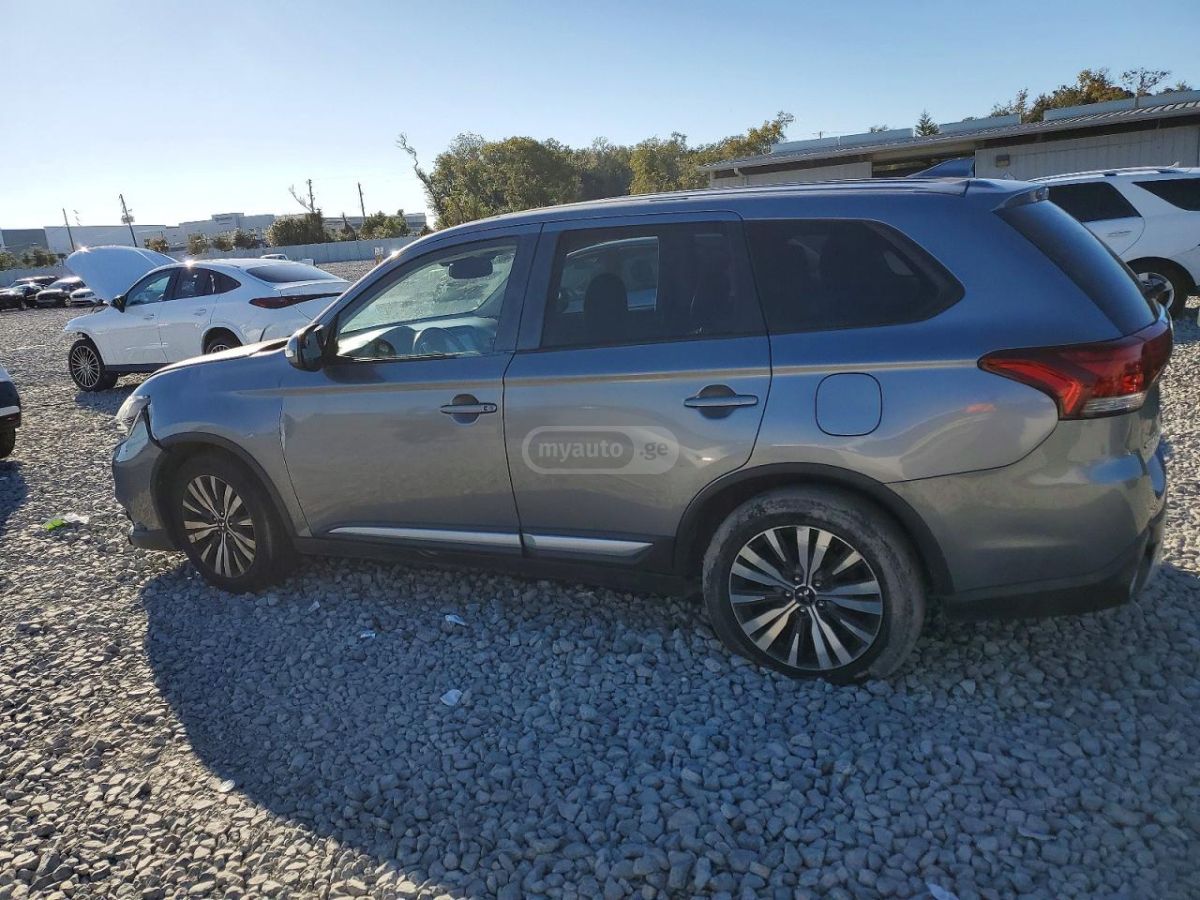 Mitsubishi Outlander 2020 — photo 2