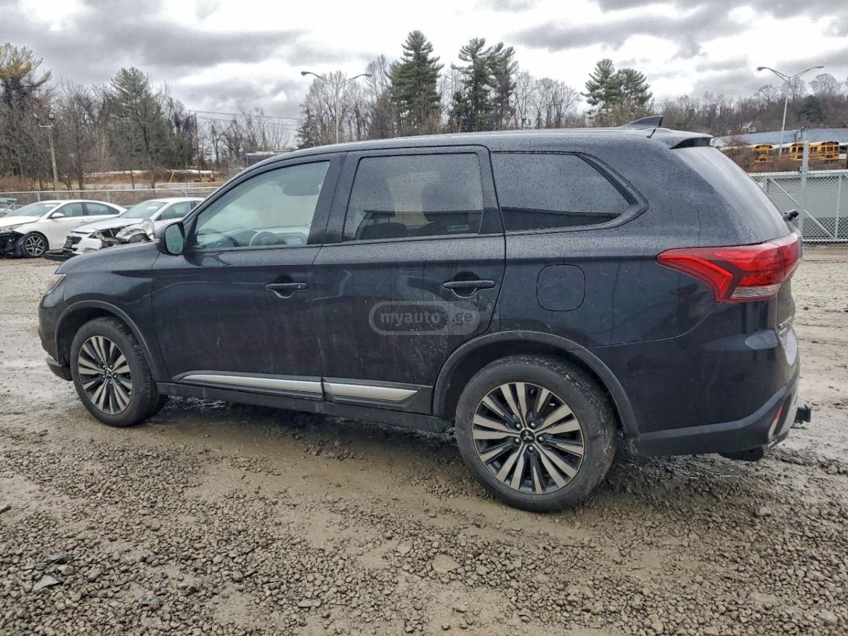 Mitsubishi Outlander 2020 — photo 2