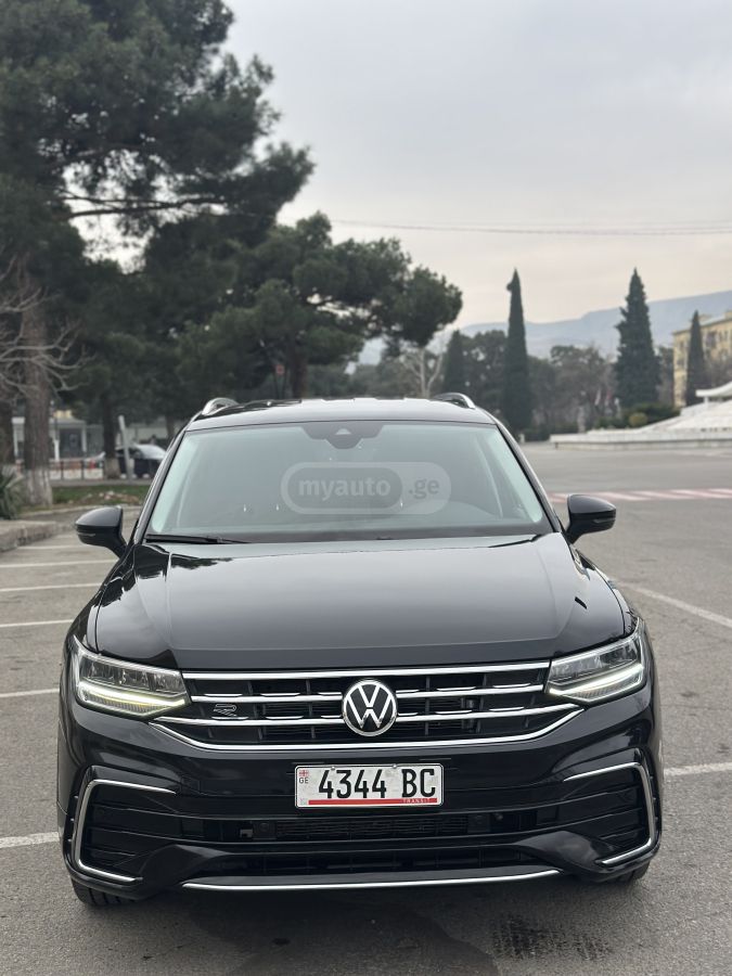 Volkswagen Tiguan 2021 — photo 2