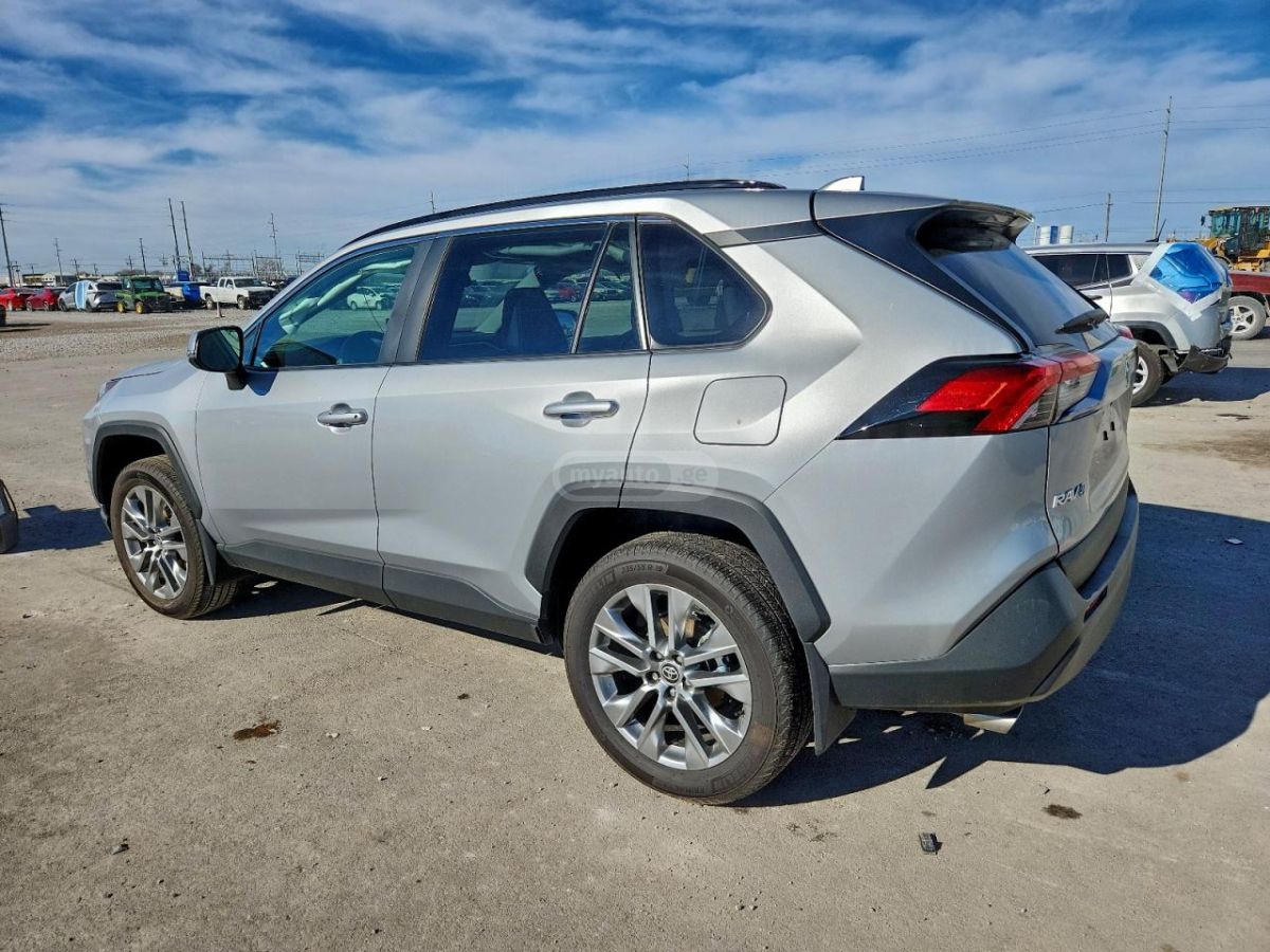 Toyota RAV4 2025 — photo 2