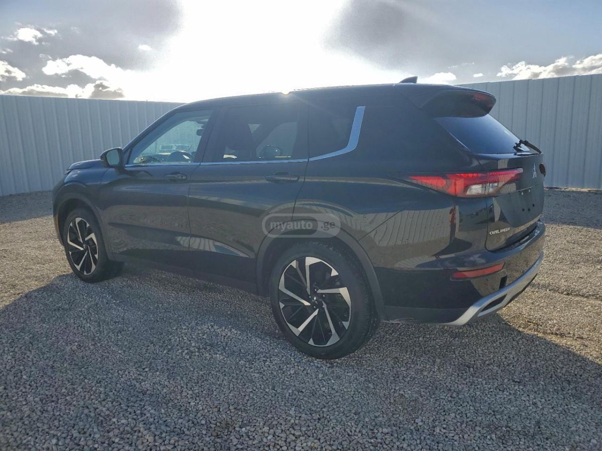 Mitsubishi Outlander 2024 — photo 2