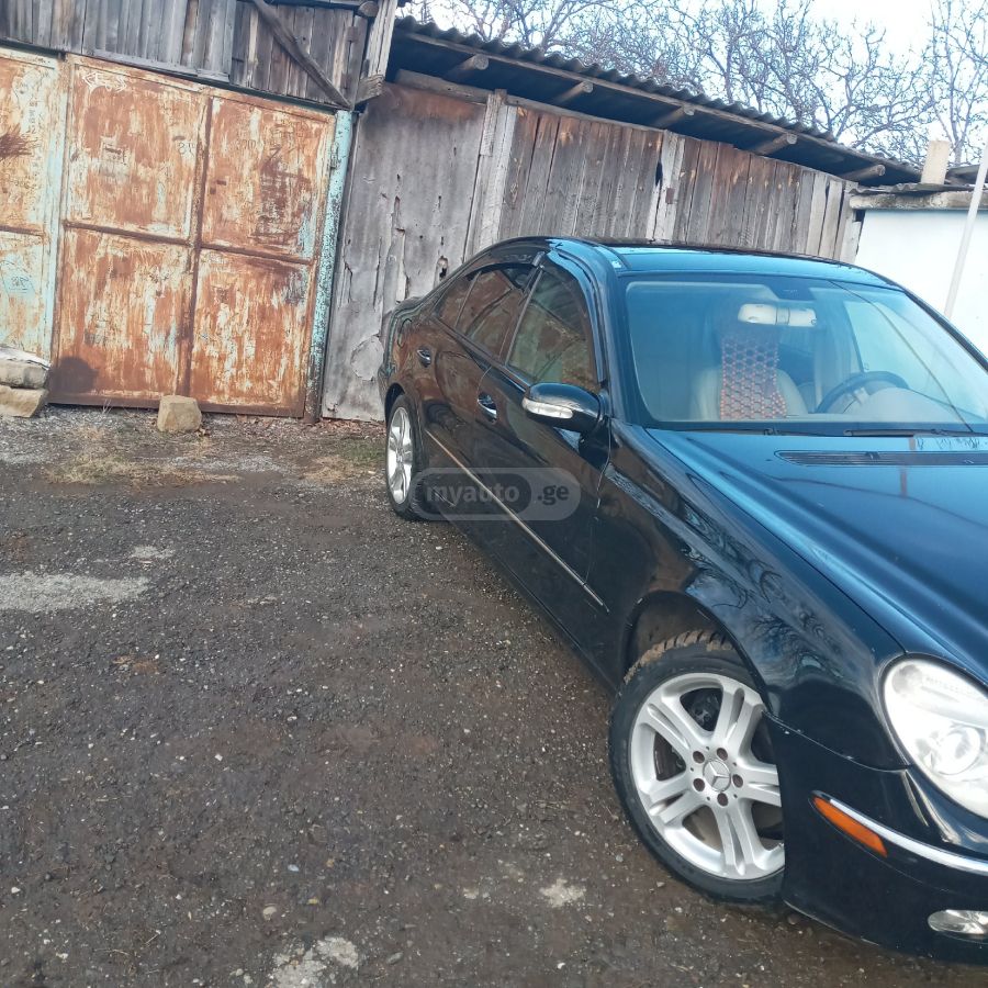 Mercedes-Benz E 350 2005 — photo 2