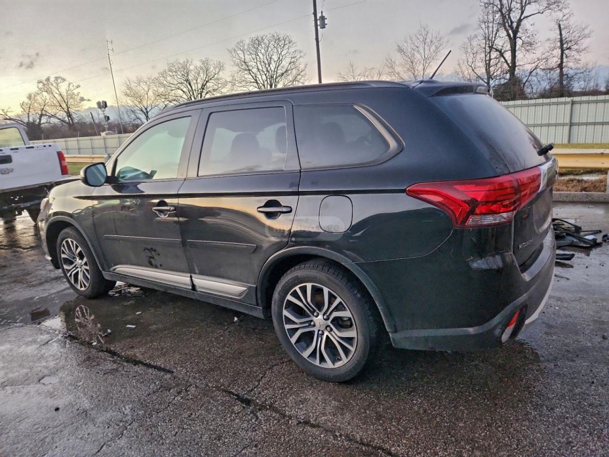 Mitsubishi Outlander 2016 — photo 2