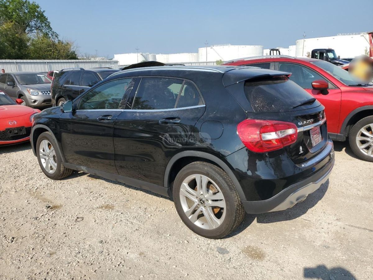 Mercedes-Benz GLA 250 2018 — photo 2