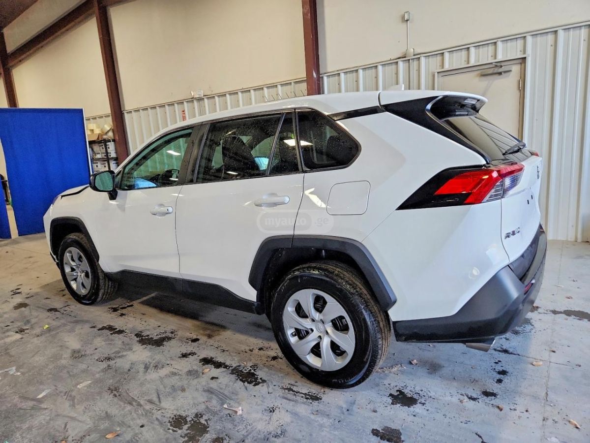 Toyota RAV4 2024 — photo 2