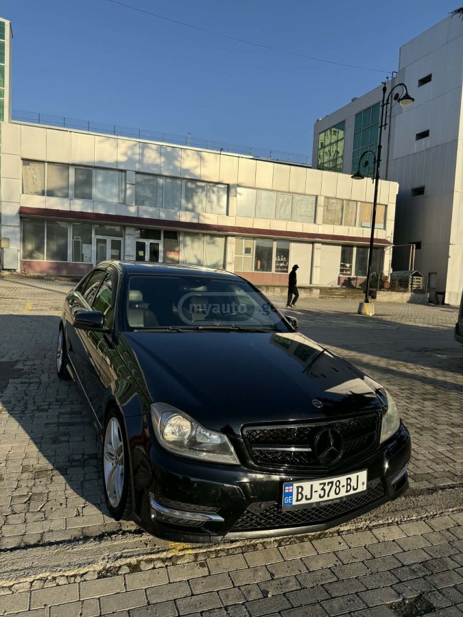 Mercedes-Benz C 250 2015 — photo 2