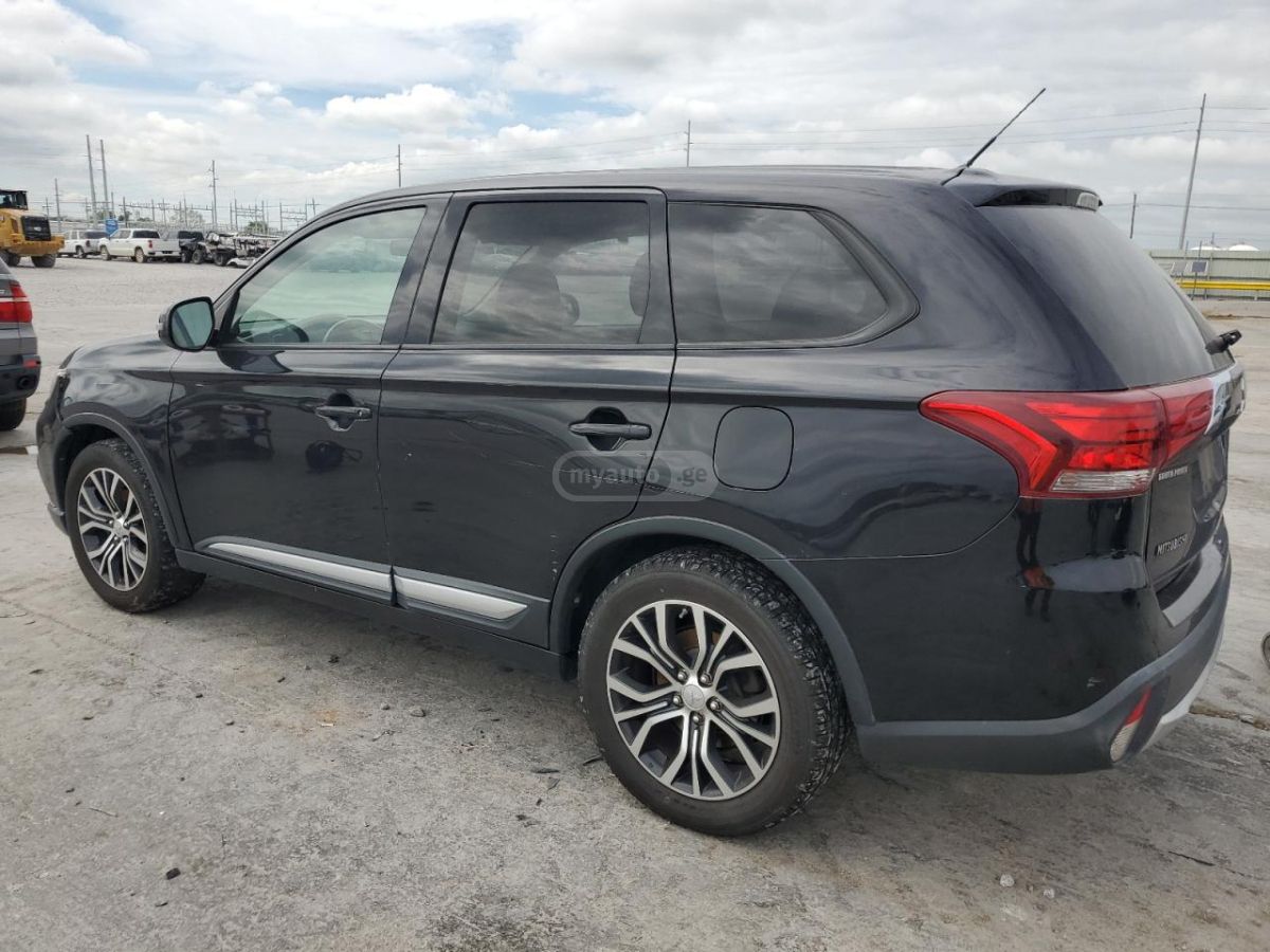 Mitsubishi Outlander 2016 — photo 2