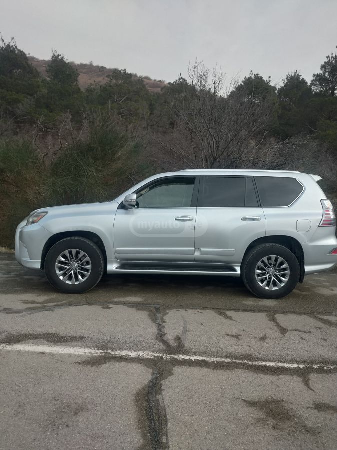 Lexus GX 460 2015 — photo 2